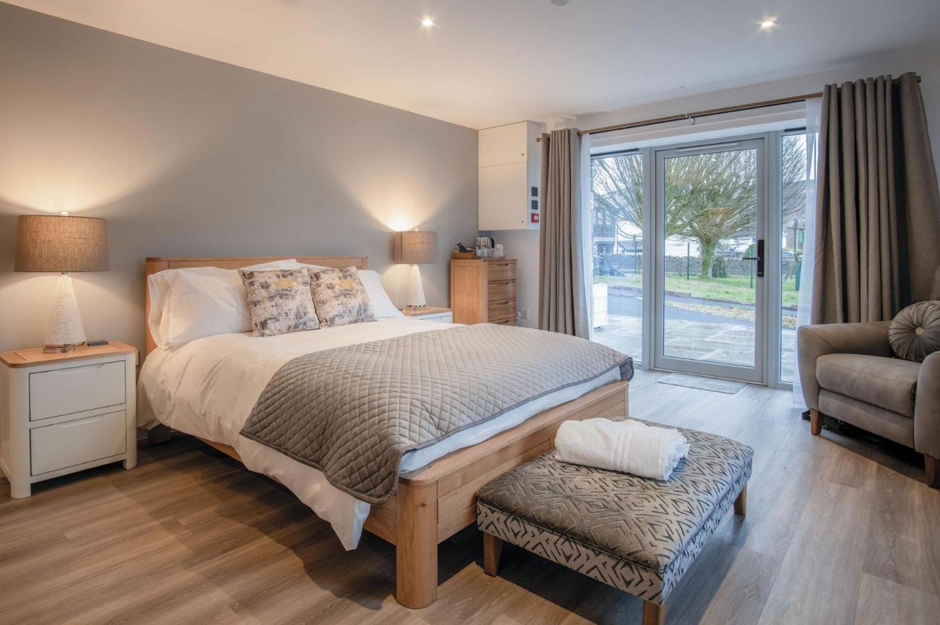 Suite 2 - Sleeping Giant Hotel - Pen Y Cae Inn Брекон Экстерьер фото